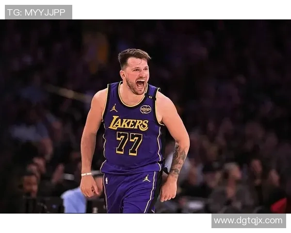 东契奇飞抵费城加入湖人!将复出战76人 詹皇状态升级也有望回归 东契奇飞抵费城加入湖人!将复出战76人 詹皇状态升级也有望回归